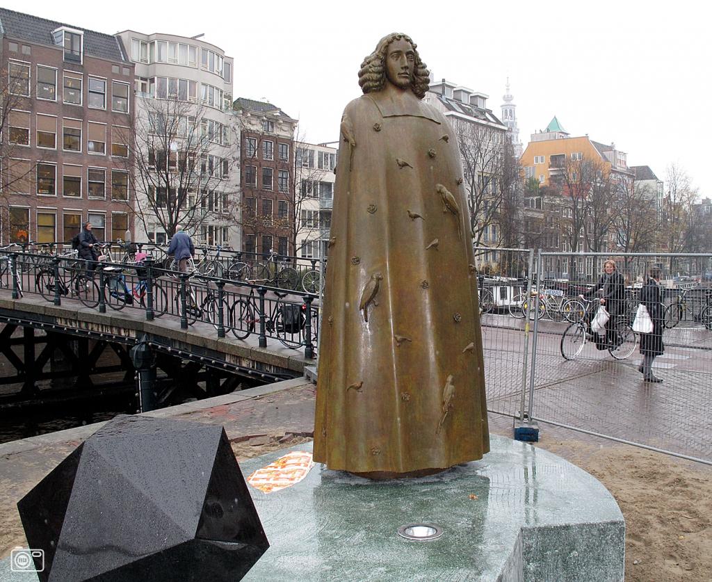 Spinoza_standbeeld_geen_txt